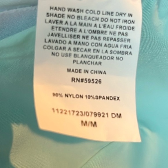 🆕 Lucky Brand Swim Bikini Halter Top Removable Cups Size Medium - Picture 7 of 8